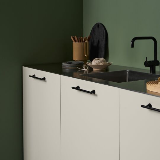 Greep Delta 24x160x192mm Mat zwart.