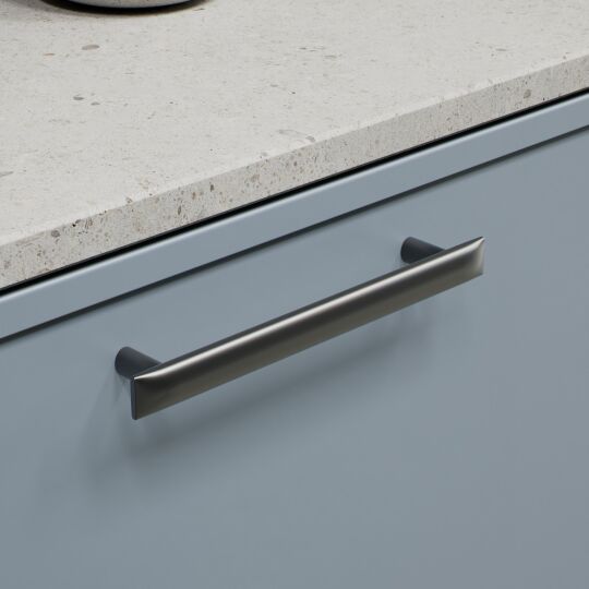 Greep Flow 18mm Gun metal  leverbaar in de boorafstanden 160 en 320mm